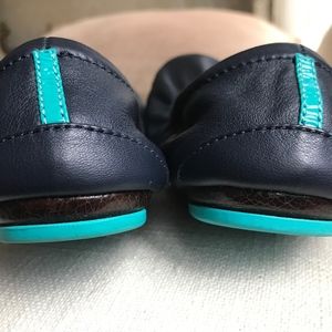 (SOLD) Navy Tieks Like New Size 7 Mint
